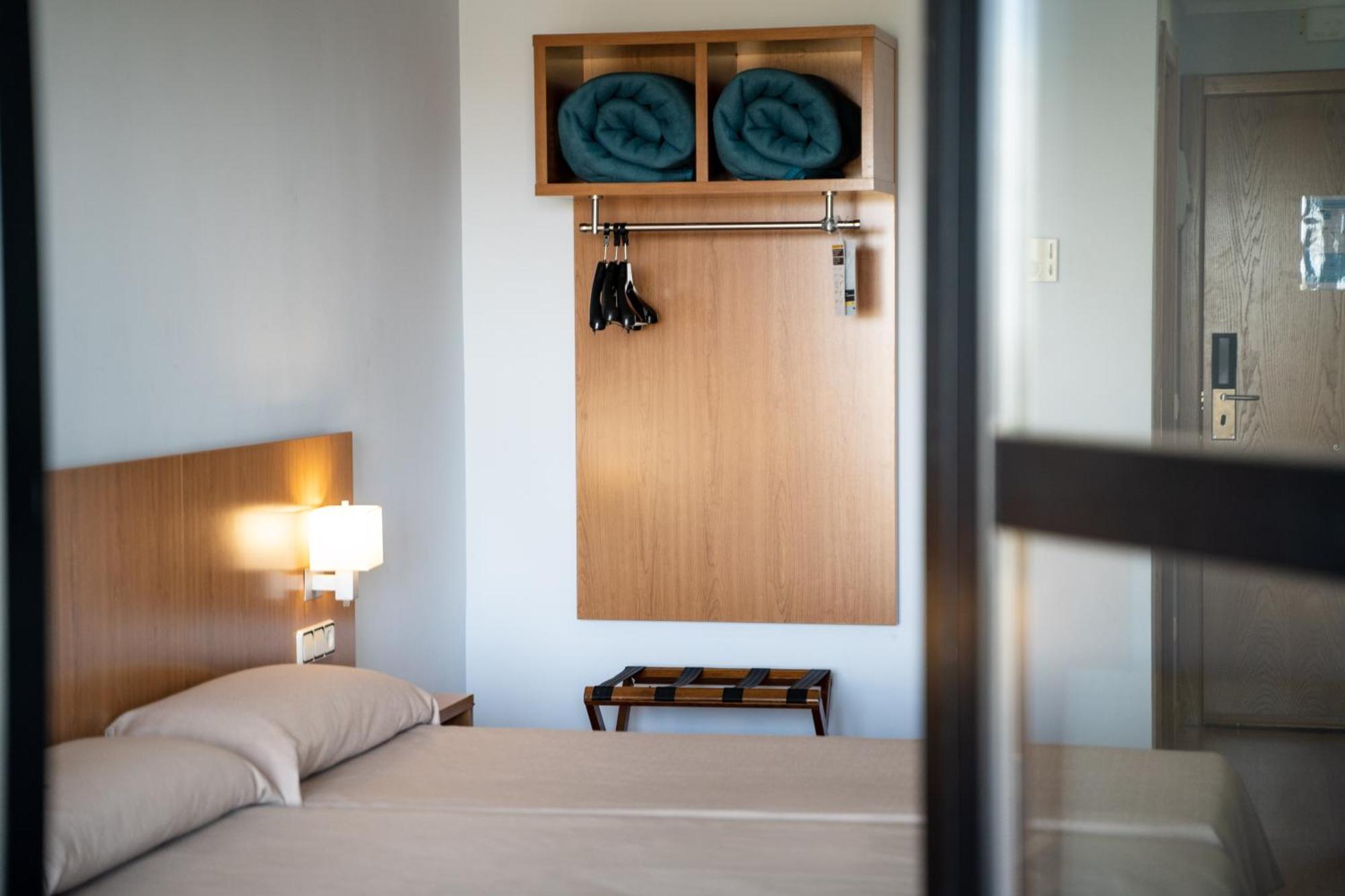 As Monreal Del Campo Hotel ภายนอก รูปภาพ