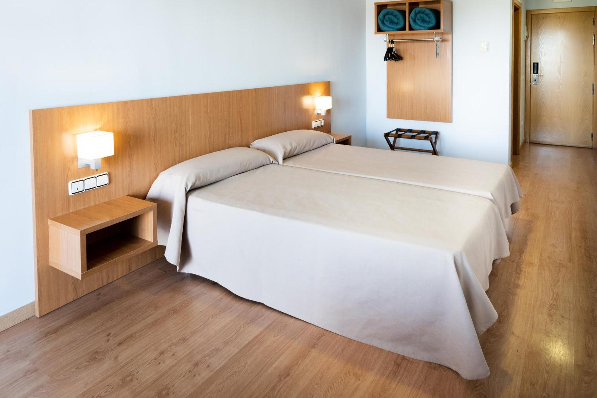 As Monreal Del Campo Hotel ภายนอก รูปภาพ