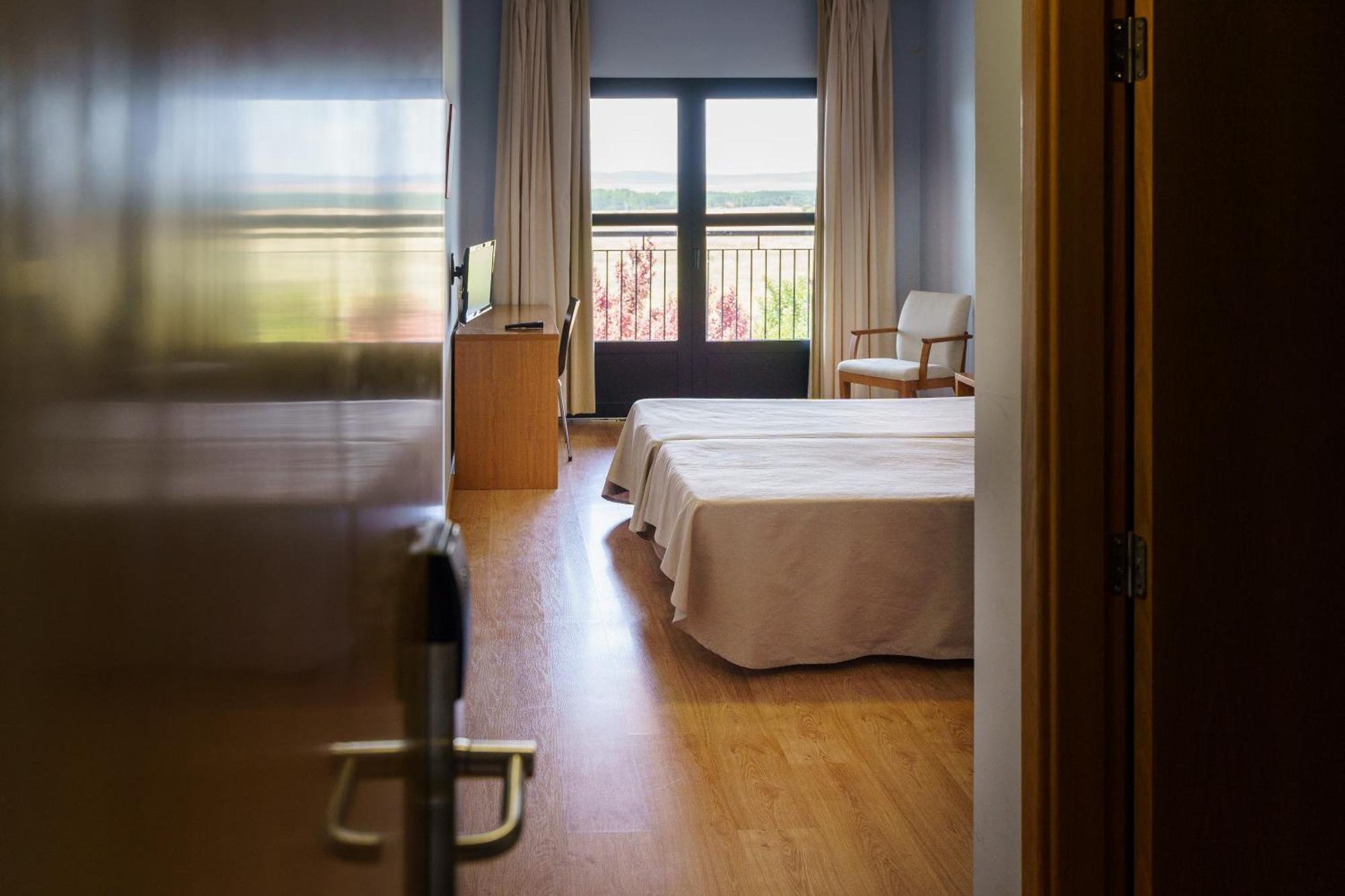 As Monreal Del Campo Hotel ภายนอก รูปภาพ